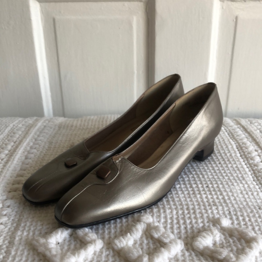 Vintage Magdesian Low Heel Slip On Color Block Silver Bronze Heels Size 8.5N